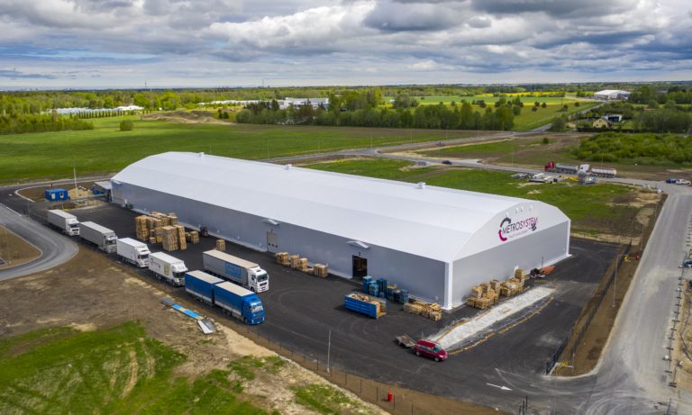 Finest-Hall Factory OÜ toodetud ja paigaldatud PVC hall mõõtudega 40x124m, kõrgus 7 m Waiper Invest OÜ-le.