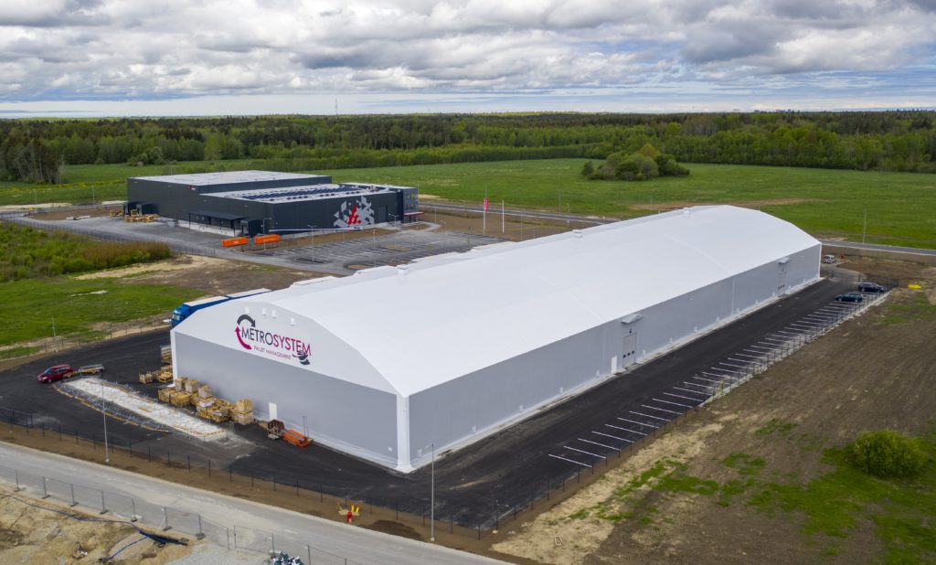 Finest-Hall Factory OÜ toodetud ja paigaldatud PVC hall mõõtudega 40x124m, kõrgus 7 m Waiper Invest OÜ-le.