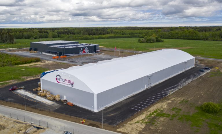 Finest-Hall Factory OÜ toodetud ja paigaldatud PVC hall mõõtudega 40x124m, kõrgus 7 m Waiper Invest OÜ-le.