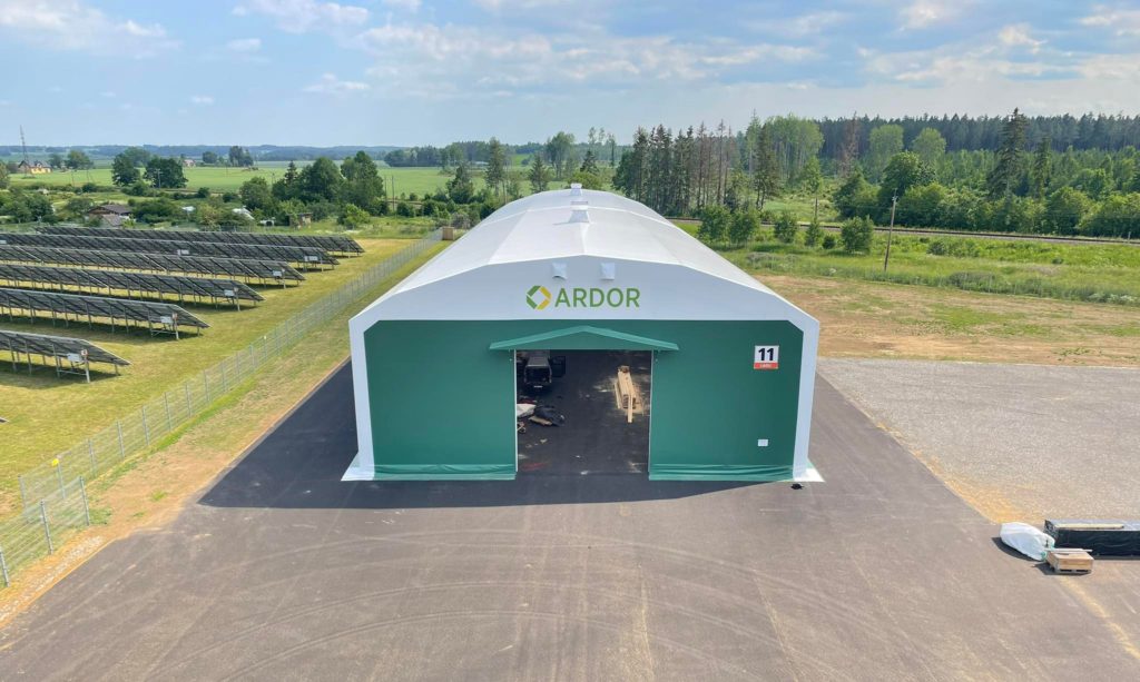 Finest-Hall Factory OÜ toodetud ja paigaldatud puistehall mõõtudega 20x72m, kõrgusega 7m Ardor OÜ-le. Puistehall on sobilik ladustamiseks viljale, pelletile, graanulitele.