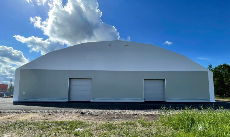 Finest-Hall Factory OÜ toodetud ja paigaldatud PVC hall mõõtudega 40x50m, kõrgusega 6m KPG Kaubandus OÜ-le.