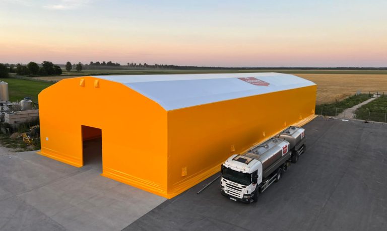 Finest-Hall Factory OÜ toodetud ja paigaldatud PVC hall mõõtudega 18x46m, kõrgus 6,1m Estover Piimatööstus OÜ-le.