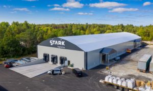Finest-Hall Factory OÜ toodetud ja paigaldatud PVC hall mõõtudega 30x88m, kõrgusega 6,5m Stark Locistics AS-le.