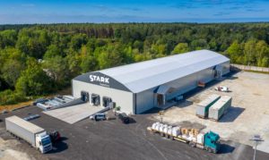 Finest-Hall Factory OÜ toodetud ja paigaldatud PVC hall mõõtudega 30x88m, kõrgusega 6,5m Stark Locistics AS-le.