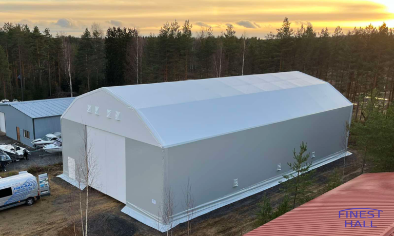 Finest-Hall Factory OÜ toodetud ja paigaldatud PVC hall mõõtudega 15x31,5m, kõrgusega 6 meetrit  Oyj-le.