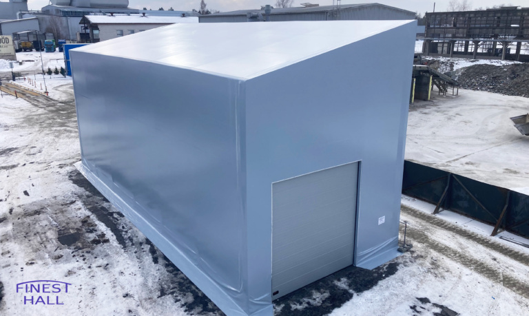 Finest-Hall Factory OÜ toodetud ja paigaldatud varikatus mõõtudega 8x21m, kõrgusega 9,4 meetrit Perasaar OÜ-le.