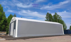 Finest-Hall Factory OÜ toodetud ja paigaldatud PVC hall mõõtudega 15x21m, kõrgusega 6 meetrit BMI Production Finland Oy-le.