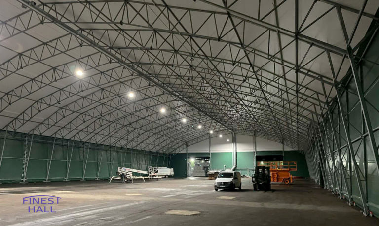 Finest-Hall Factory OÜ toodetud ja paigaldatud PVC hall mõõtudega 40x80m, kõrgusega 7 meetrit VinCom OÜ-le.
