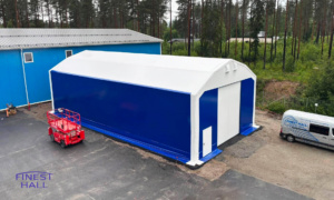 En PVC-hall med måtten 10 × 21 m och en höjd på 5 meter, tillverkad och monterad av Finest-Hall Factory OÜ för PP Maalaus Oy.